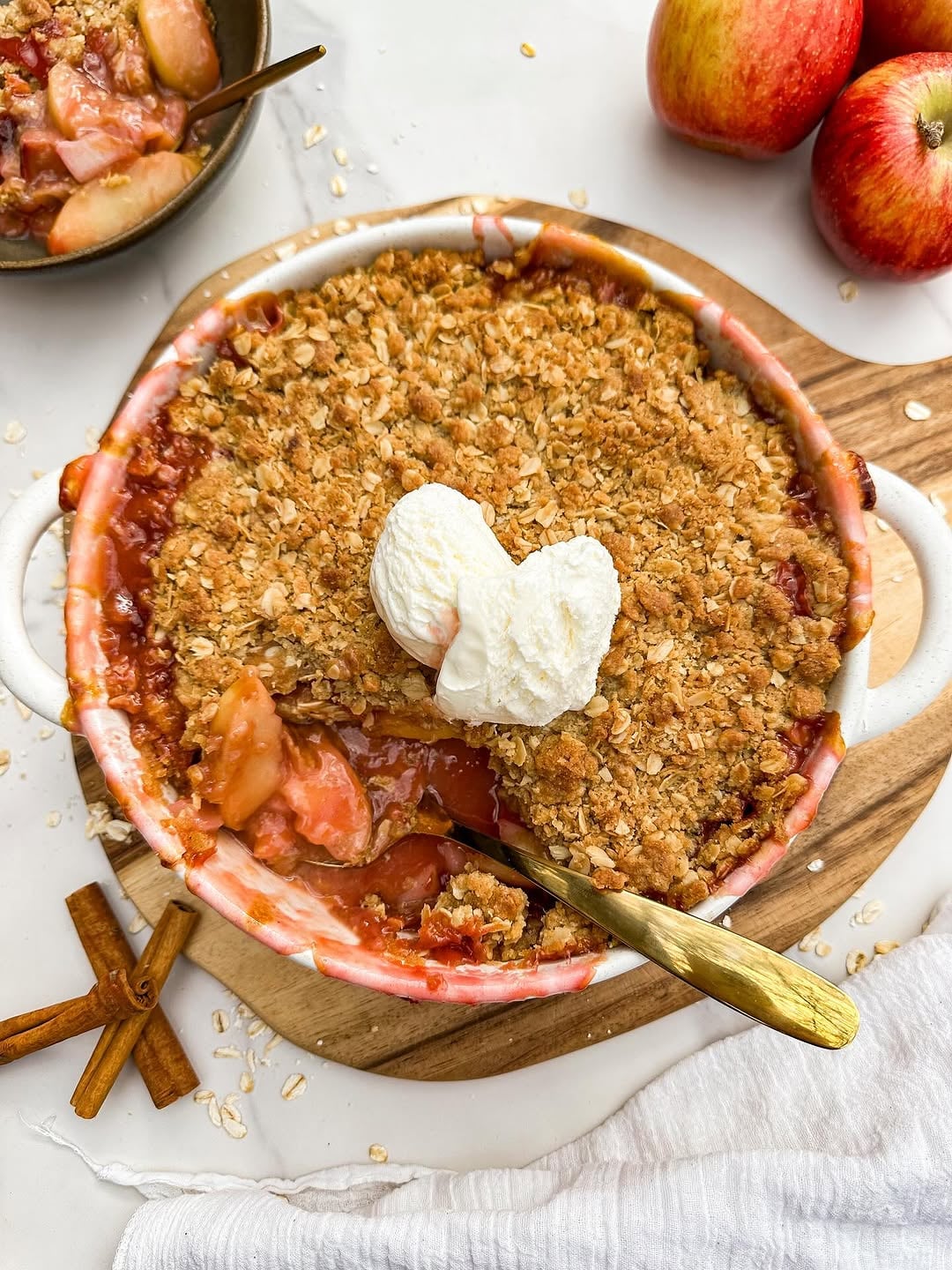 Apple & Rhubarb Crumble